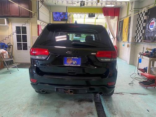 Brilliant Black Crystal Pearlcoat 2014 Jeep Grand Cherokee Altitude