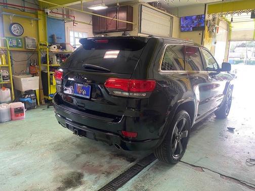 Brilliant Black Crystal Pearlcoat 2014 Jeep Grand Cherokee Altitude