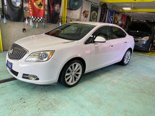 White Diamond Tricoat 2013 Buick Verano Base