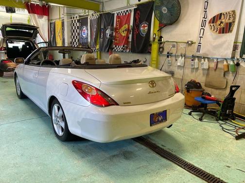 Arctic Frost Pearl 2006 Toyota Camry Solara SLE V6
