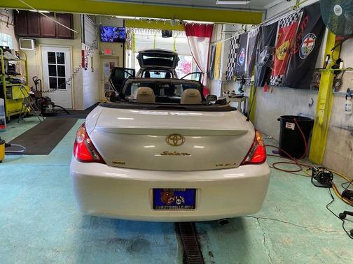 Arctic Frost Pearl 2006 Toyota Camry Solara SLE V6