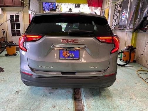 Satin Steel Metallic 2018 GMC Terrain SLE