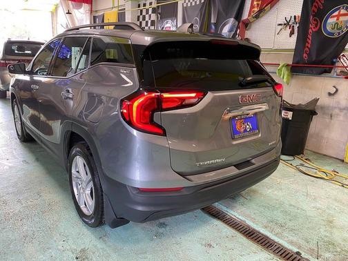 Satin Steel Metallic 2018 GMC Terrain SLE