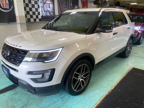 White Platinum Metallic Tri-Coat 2016 Ford Explorer Sport