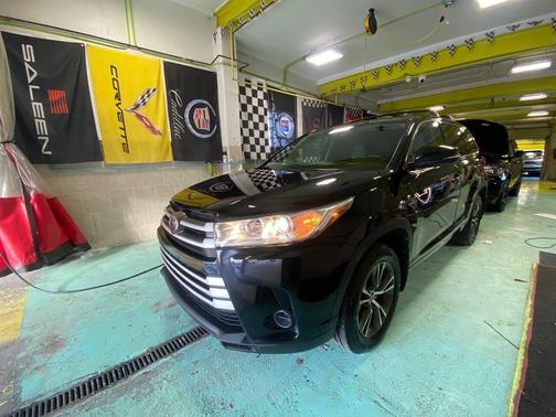2018 Toyota Highlander LE
