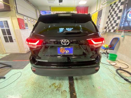 2018 Toyota Highlander LE