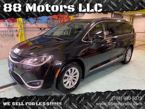 2017 Chrysler Pacifica Touring-L