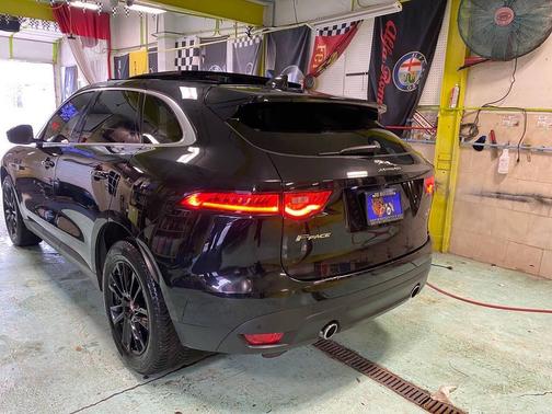 2019 Jaguar F-PACE 30t Prestige