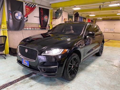 2019 Jaguar F-PACE 30t Prestige