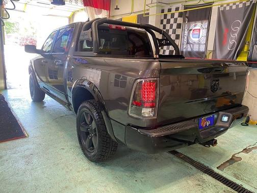 Granite Crystal Metallic Clearcoat 2016 RAM 1500 Outdoorsman