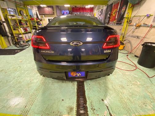 2016 Ford Taurus SHO