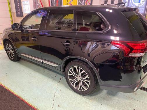 2017 Mitsubishi Outlander SE