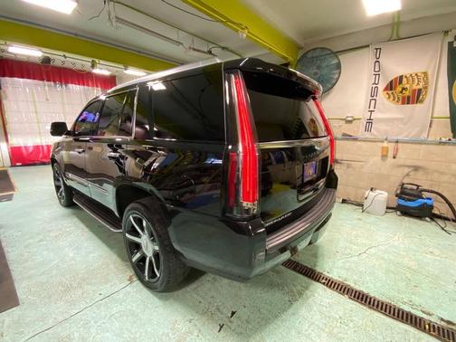 2016 Cadillac Escalade Luxury