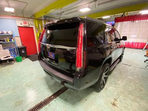 2016 Cadillac Escalade Luxury