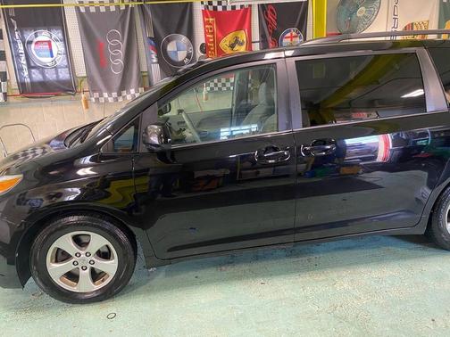 2014 Toyota Sienna LE
