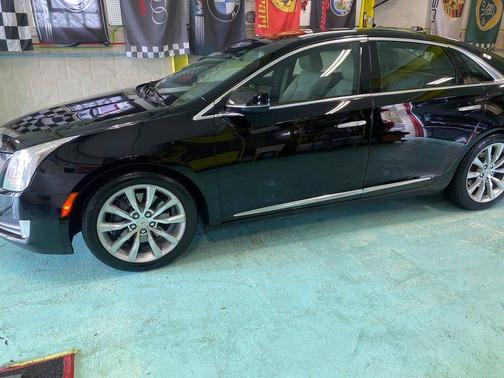 Black Diamond Tricoat 2015 Cadillac XTS Luxury