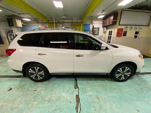 2017 Nissan Pathfinder S