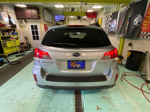 Ice Silver Metallic 2012 Subaru Outback 2.5i Premium