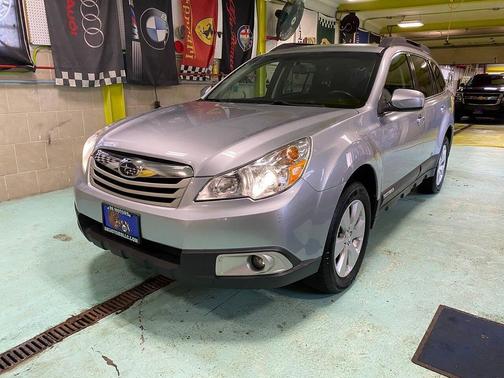 Ice Silver Metallic 2012 Subaru Outback 2.5i Premium