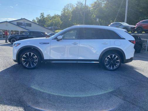 2024 Mazda CX-90 PHEV Premium Plus