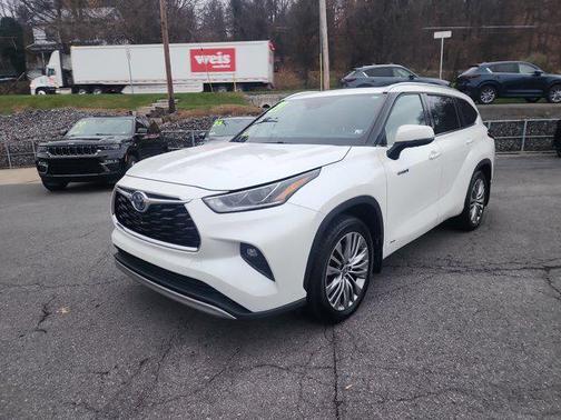 2021 Toyota Highlander Hybrid Platinum