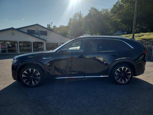 2024 Mazda CX-90 PHEV Premium Plus
