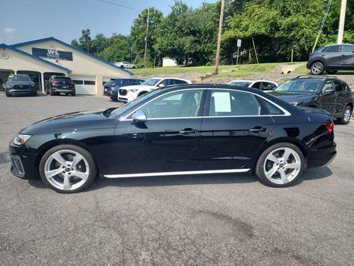 2024 Audi S4 Premium Plus TFSI quattro Tiptronic