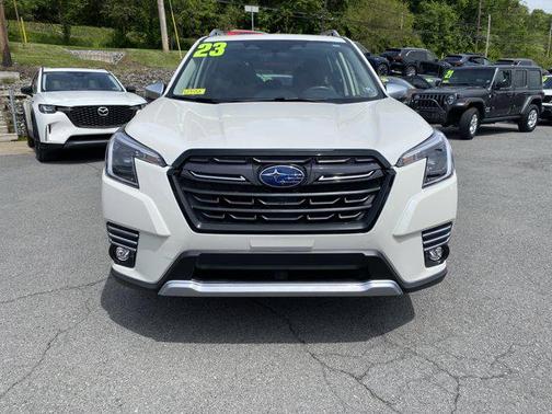 Crystal White Pearl 2023 Subaru Forester Touring
