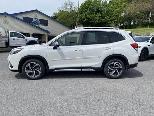Crystal White Pearl 2023 Subaru Forester Touring