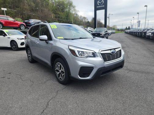 Ice Silver Metallic 2019 Subaru Forester Premium