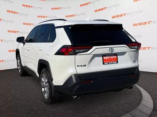 2022 Toyota RAV4 XLE Premium