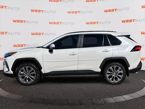 2022 Toyota RAV4 XLE Premium