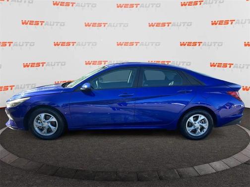 2023 Hyundai ELANTRA SE