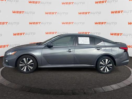 2022 Nissan Altima 2.5 SV