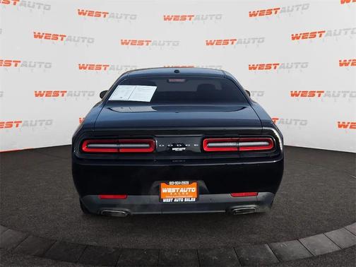 2015 Dodge Challenger SXT