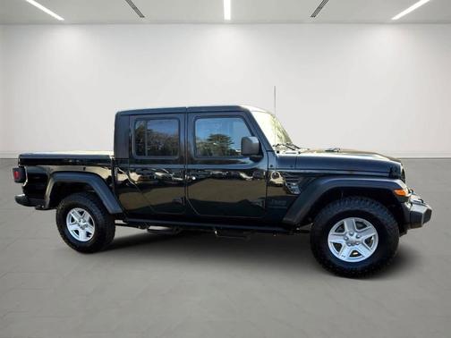 2020 Jeep Gladiator Sport