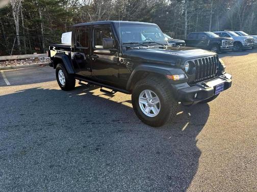 2020 Jeep Gladiator Sport