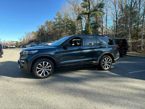 2024 Ford Explorer ST-Line