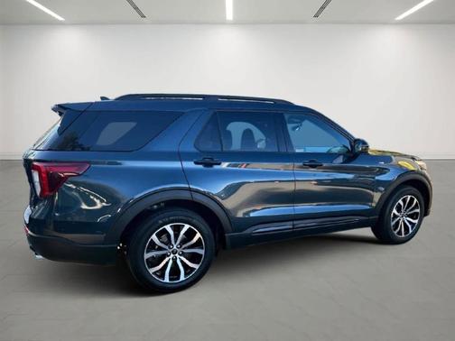 2024 Ford Explorer ST-Line