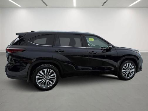 2024 Toyota Highlander Platinum
