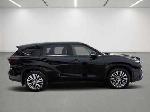 2024 Toyota Highlander Platinum
