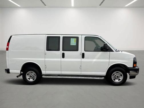2023 GMC Savana 2500 Work Van
