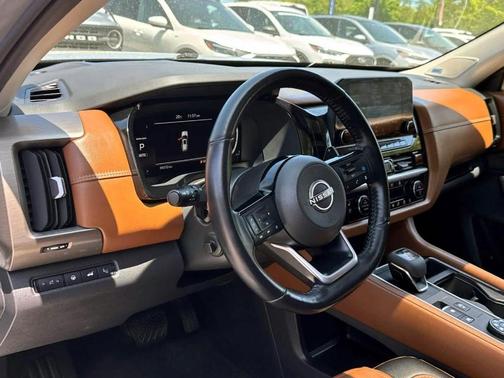 2022 Nissan Pathfinder Platinum