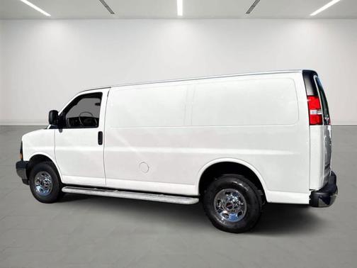 2023 GMC Savana 2500 Work Van