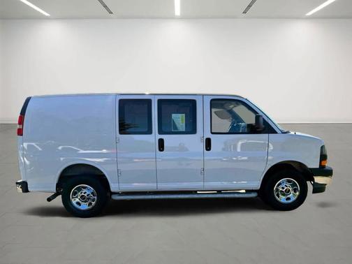 2023 GMC Savana 2500 Work Van