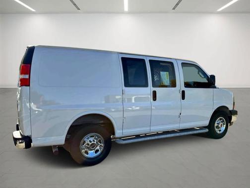 2023 GMC Savana 2500 Work Van