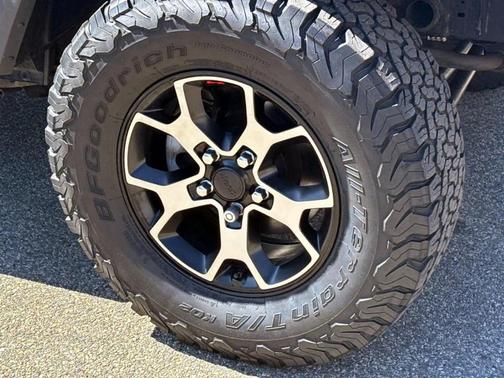 Black Clearcoat 2020 Jeep Wrangler Sport