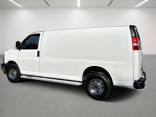 2023 GMC Savana 2500 Work Van