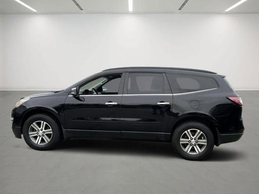 Mosaic Black Metallic 2017 Chevrolet Traverse 1LT