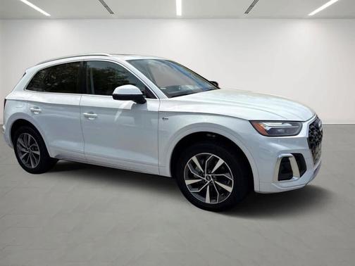 2023 Audi Q5 45 S line Premium Plus